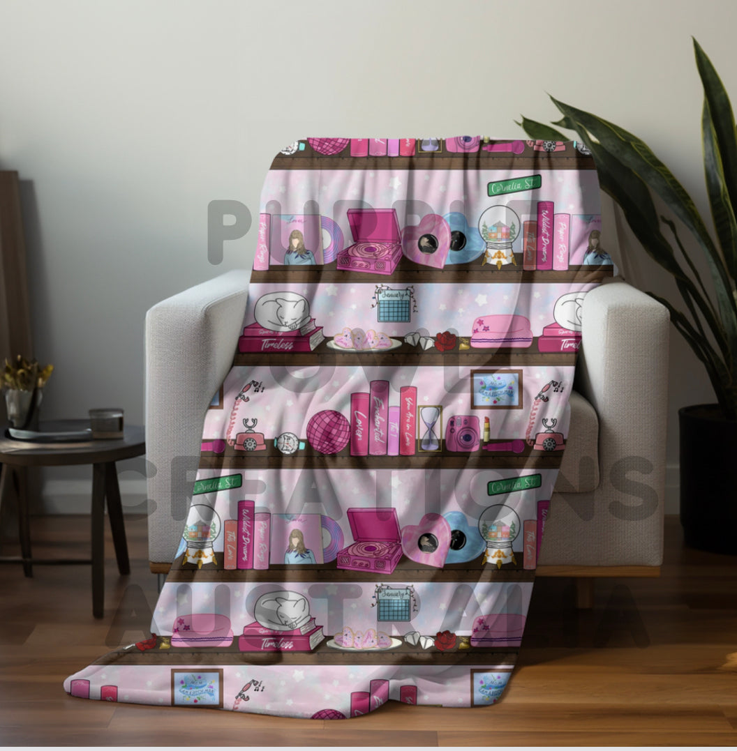 Tay Shelves Blankets